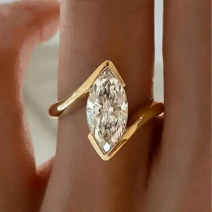 Huitan – bague en forme de Marquise pour femmes, couleur argent/or, accessoires de luxe pour mariage