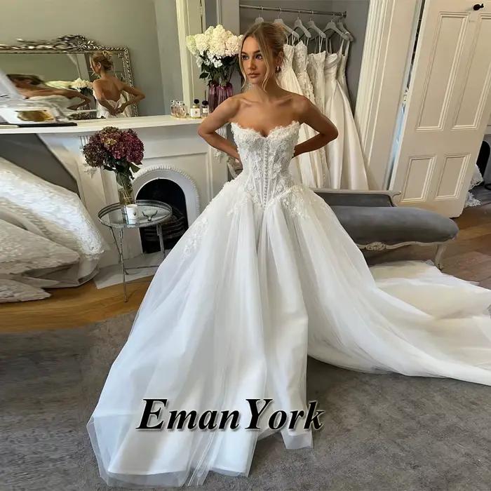 EmanY charmante robes De mariée pour Mariages a-ligne sans manches à lacets Appliques Court Train Ve