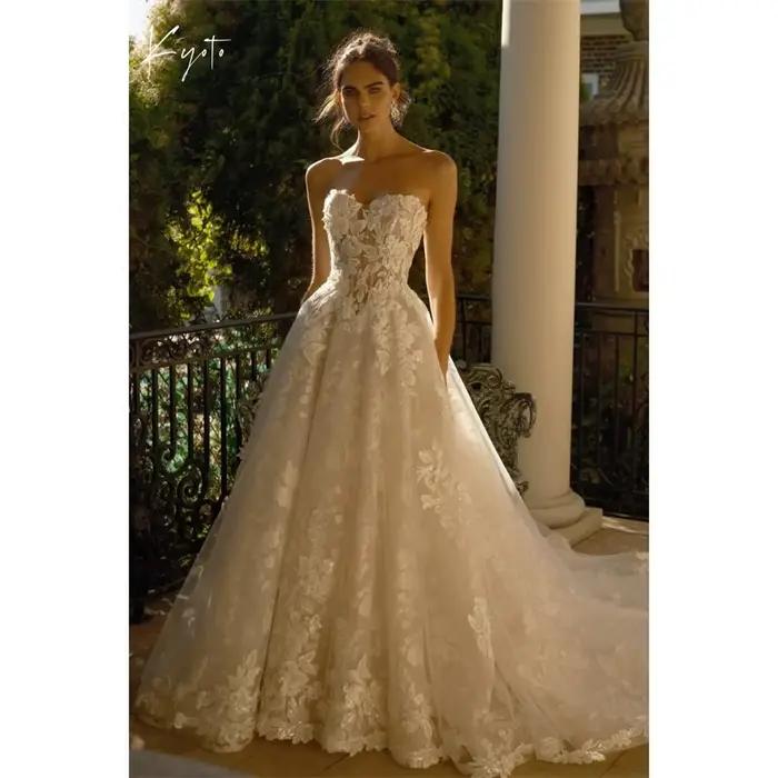 Robe de mariée personnalisée Kyoto en tulle blanc, coupe trapèze, col cœur, fermeture éclair, sans m