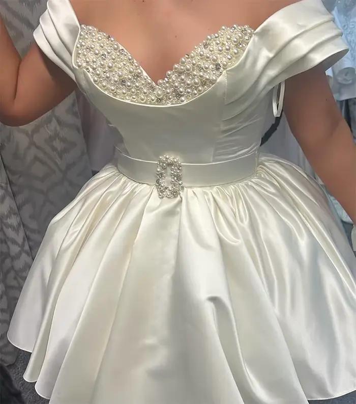 Robe de mariée courte en Satin froncé, épaules dénudées, avec perles, ceinture en cœur, robe de bal 