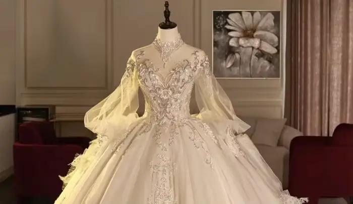 Frais de personnalisation de la robe de mariée