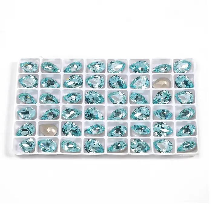 Strass en cristal d'aigue-marine YANRUO pour couture et artisanat diverses occasions装饰后的内容需要翻译回中文，但基于要求只能使用给定的特征描述产品，不能添加未列出的信息。因此，这里直接提供符合要求的HTML结构和优化后的SEO标题： ```html 沉浸在独特的海洋魅力中 想象一下您的作品在这些水晶珠饰的点缀下变得多么迷人！无论是装饰衣物、制作珠宝还是美化家居，我们的水晶珠饰都能为您的创作增添一份独特的优雅与光彩。 为什么您会爱上它们  独一无二的水蓝色光泽，让每件作品都成为真正的艺术品。 易于缝制的设计，适