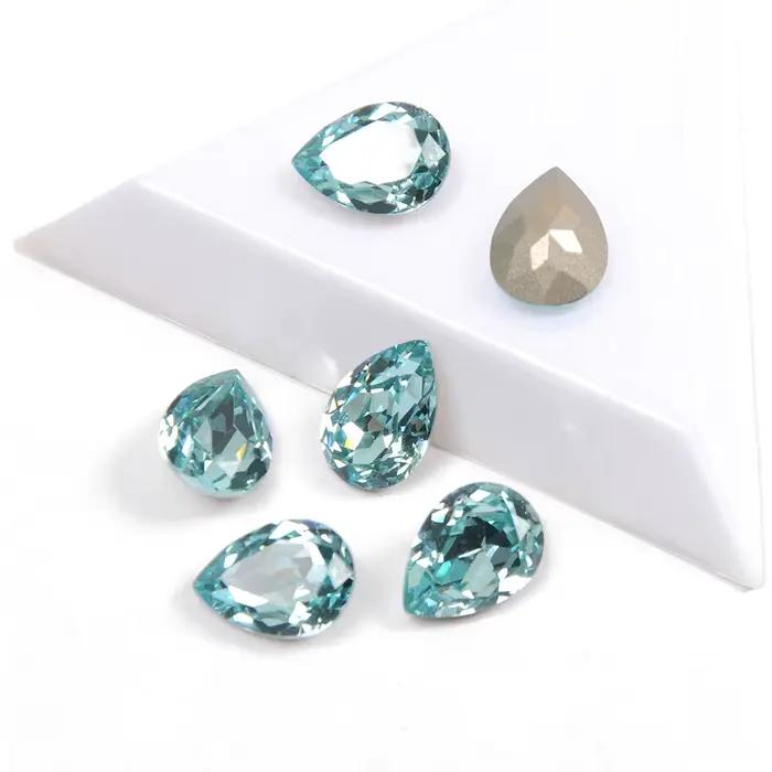 Strass en cristal d'aigue-marine YANRUO pour couture et artisanat diverses occasions装饰后的内容需要翻译回中文，但基于要求只能使用给定的特征描述产品，不能添加未列出的信息。因此，这里直接提供符合要求的HTML结构和优化后的SEO标题： ```html 沉浸在独特的海洋魅力中 想象一下您的作品在这些水晶珠饰的点缀下变得多么迷人！无论是装饰衣物、制作珠宝还是美化家居，我们的水晶珠饰都能为您的创作增添一份独特的优雅与光彩。 为什么您会爱上它们  独一无二的水蓝色光泽，让每件作品都成为真正的艺术品。 易于缝制的设计，适