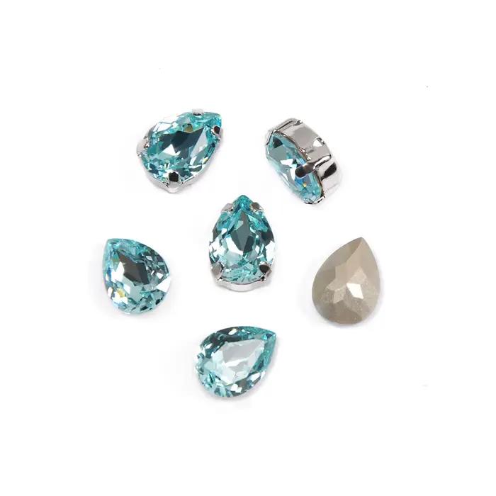Strass en cristal d'aigue-marine YANRUO pour couture et artisanat diverses occasions装饰后的内容需要翻译回中文，但基于要求只能使用给定的特征描述产品，不能添加未列出的信息。因此，这里直接提供符合要求的HTML结构和优化后的SEO标题： ```html 沉浸在独特的海洋魅力中 想象一下您的作品在这些水晶珠饰的点缀下变得多么迷人！无论是装饰衣物、制作珠宝还是美化家居，我们的水晶珠饰都能为您的创作增添一份独特的优雅与光彩。 为什么您会爱上它们  独一无二的水蓝色光泽，让每件作品都成为真正的艺术品。 易于缝制的设计，适
