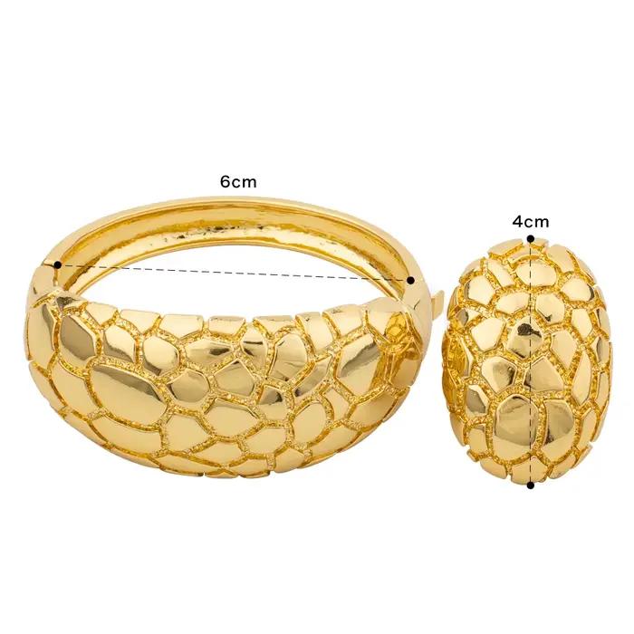 Bracelet de manchette en métal plaqué or 18 carats pour femmes, élégant et moderne, idéal pour les occasions spéciales et les cadeaux de mariage