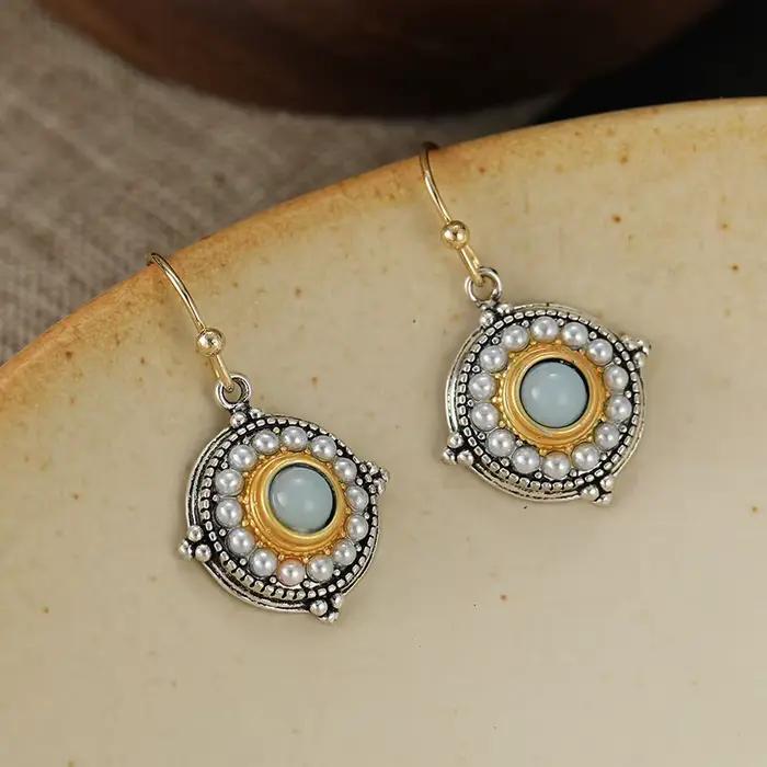 Boucles d'oreilles pendantes de style palais vintage pour femmes, plaquées argent antique, incrustées de perles synthétiques, bijoux polyvalents