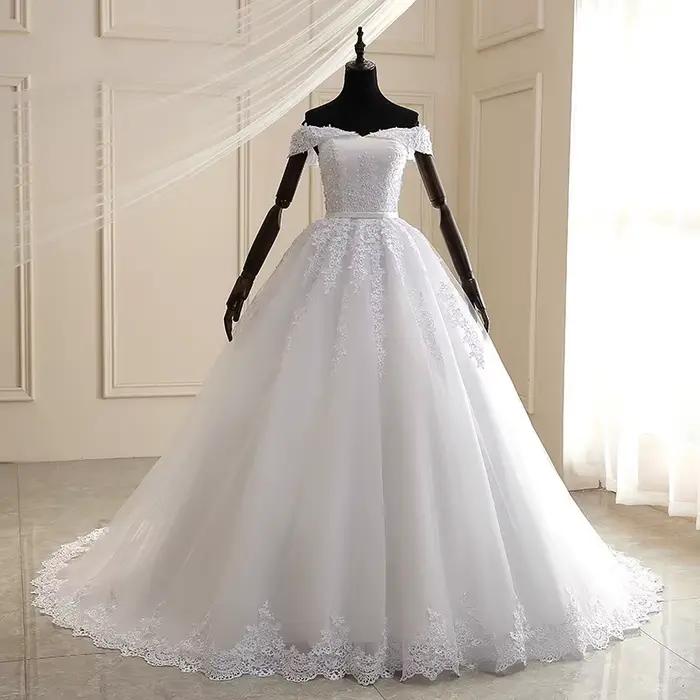 Robe de Mariée Élégante en Dentelle Brodée