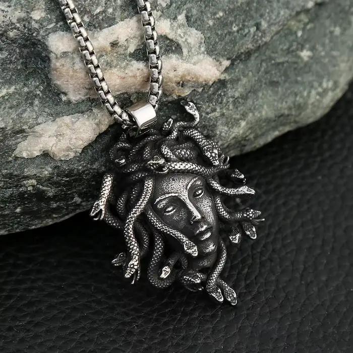 Pendentif gothique vintage Méduse en acier inoxydable 316L pour homme et femme bijoux punk hip hop unique serpent collier mode amulette bijoux cadeaux occasions spéciales