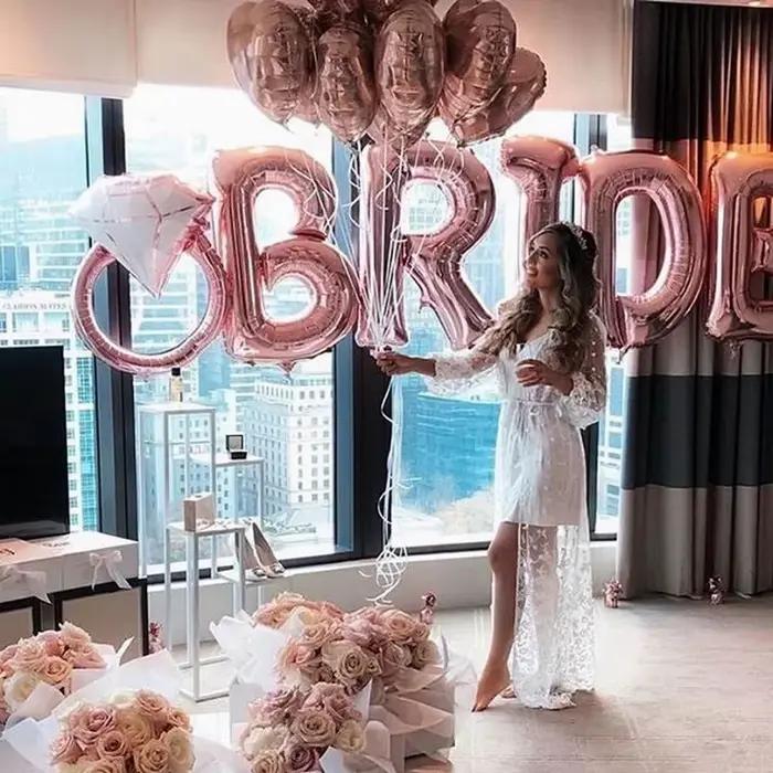 Ballon en aluminium en forme de lettre pour future mariée