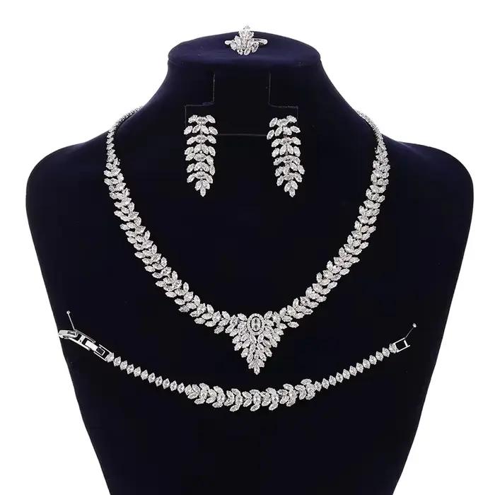 Ensemble de bijoux HADIYANA