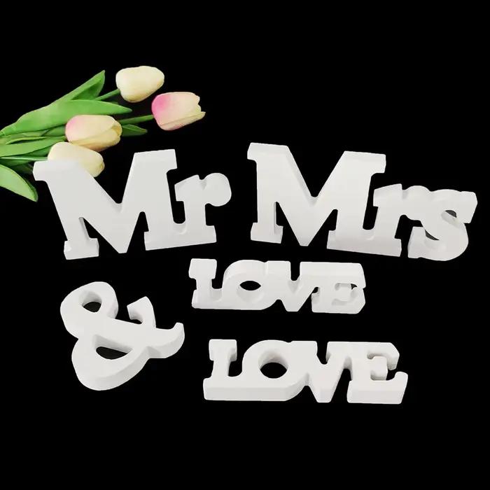 Décoration de mariage en bois rustique Mr & Mrs