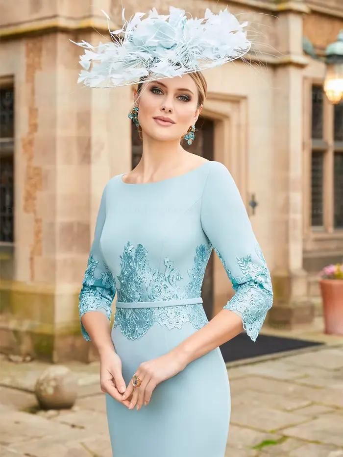 Robe de mère de la mariée exquise avec veste, gaine et nœud appliqué personnalisé pour occasions spéciales et cérémonies de mariage