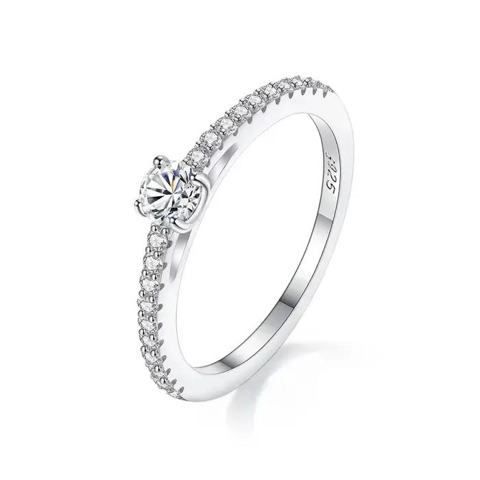 Bague en argent sterling 925 sertie de Moissnaite brillante et élégante pour femmes, occasions spéciales et soirées formelles