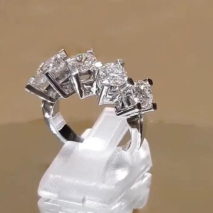 Anneau de mariage Huitan en zircone cubique design géométrique pour femmes occasions spéciales comme le mariage et les fiançailles