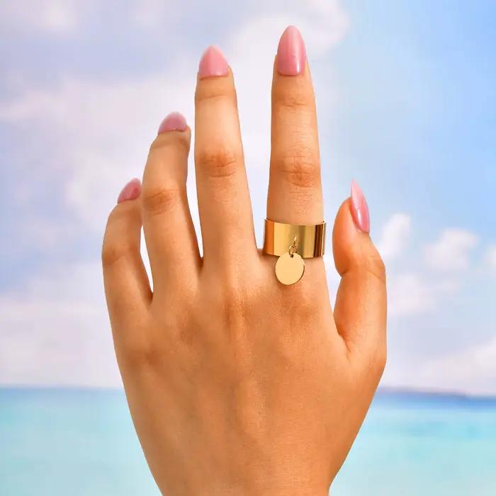 Bague ouverte minimaliste en acier inoxydable avec pendentif rond plaqué or 18 carats, bague large à breloque pour femmes, bijou de luxe pour occasions spéciales