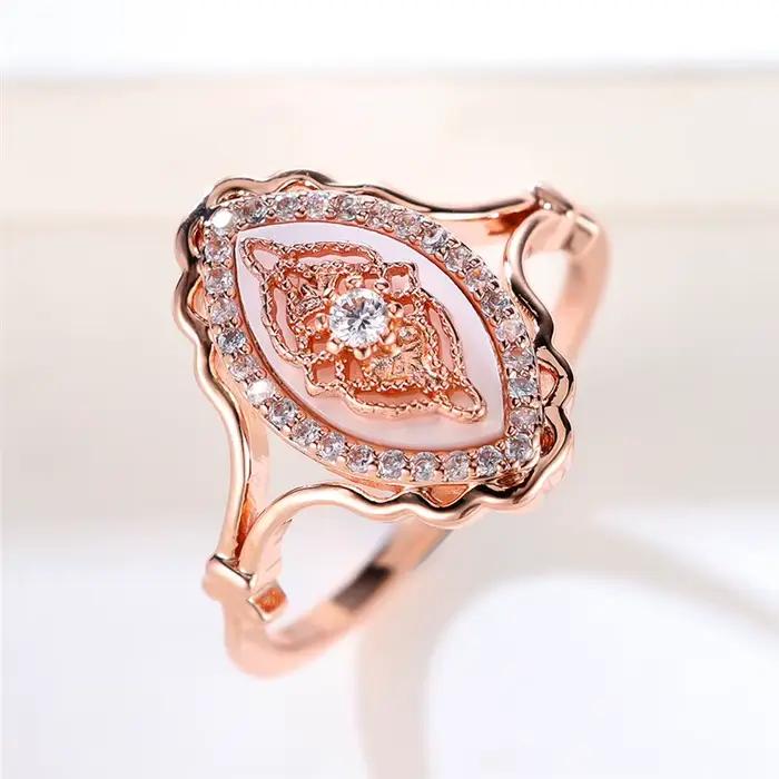 Bague de fiançailles en or rose pour femme