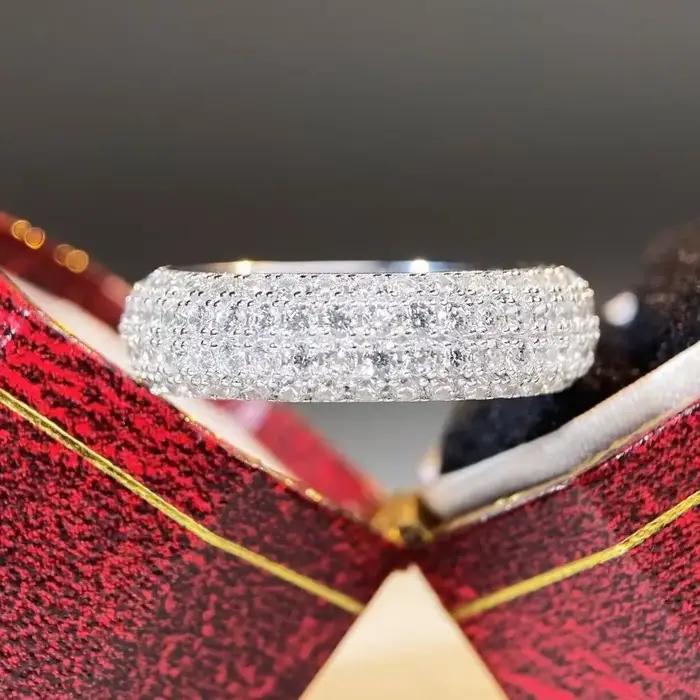 GoldEclat Bague Hip Hop de luxe en or blanc massif et platine PT950 entièrement sertie de diamants, unisexe, taille moyenne, populaire en Europe et en Amérique