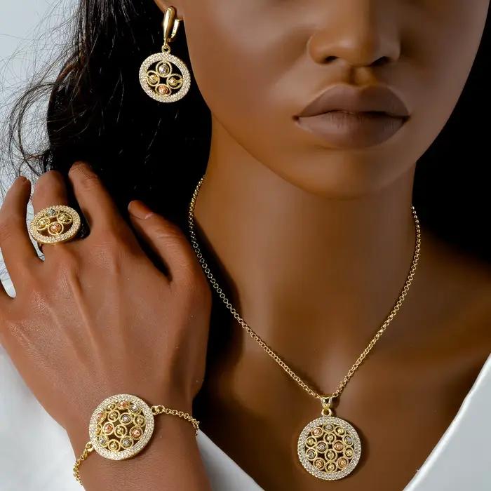 Ensemble de bijoux plaqués or italien 18 carats
