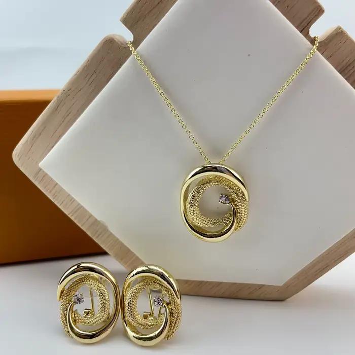 Bijoux classiques à la mode pour femmes