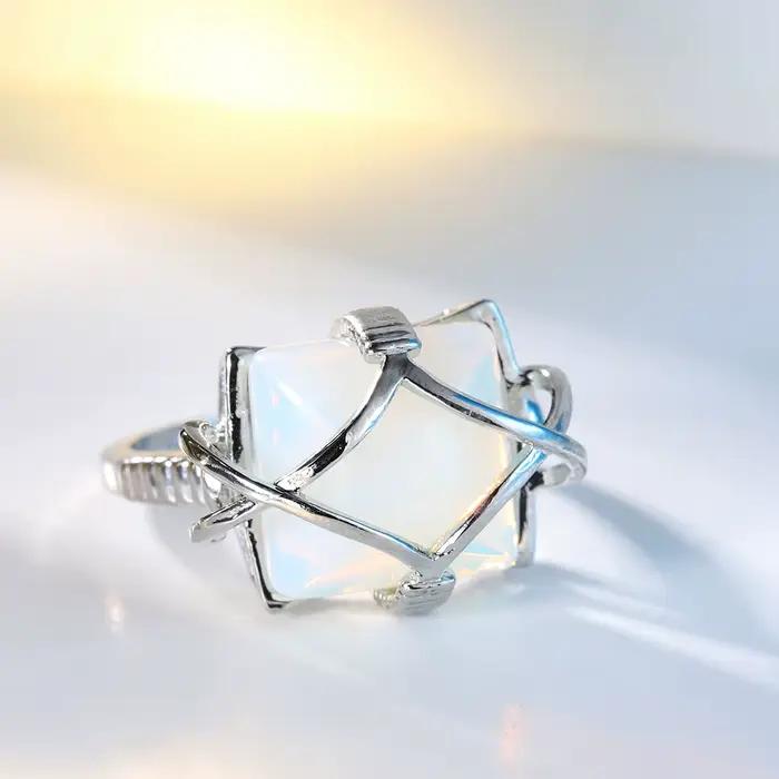 Bague opale naturelle pour femme