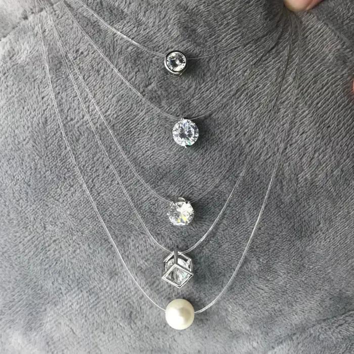 Collier en Zircon Cubique à la Mode avec Chaîne Invisible et Pendentif Étoile pour Fêtes et Occasions Spéciales