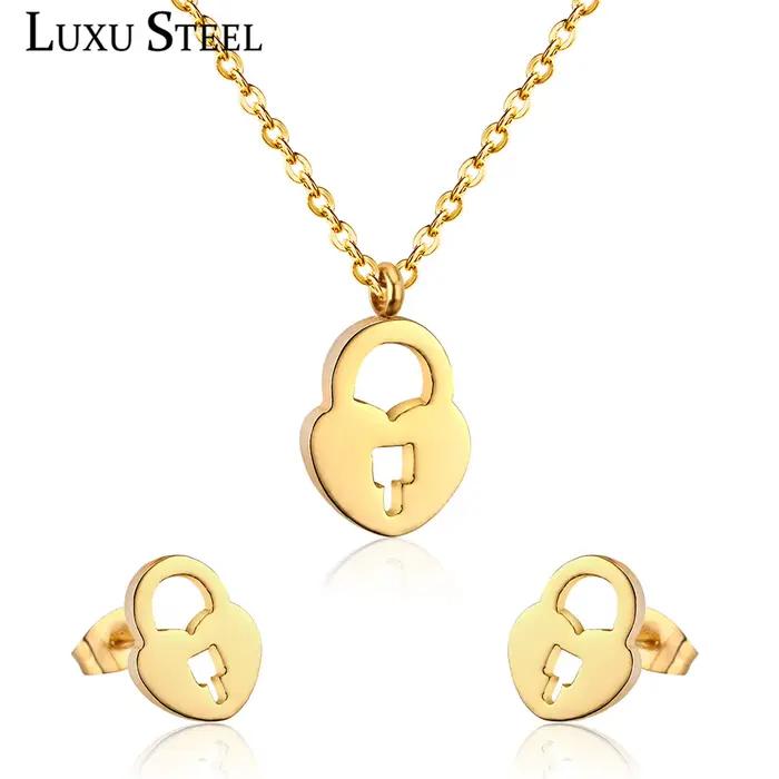 Ensemble de bijoux de mariage LUXUSTEEL collier verrouillant et boucles d'oreilles dorées pour femmes occasions spéciales