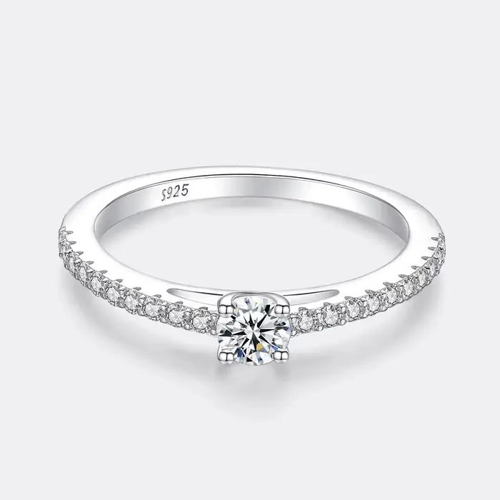 Bague en argent sterling 925 sertie de Moissnaite brillante et élégante pour femmes, occasions spéciales et soirées formelles