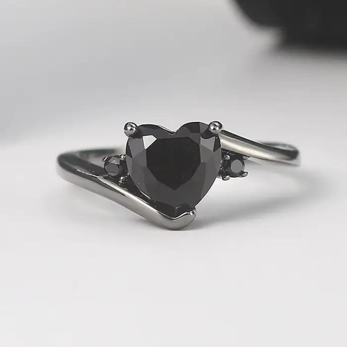 Bague gothique vintage punk en forme de cœur pour femmes, bijoux d'Halloween, plaquée or noir avec zircon, bijou mode à offrir pour occasions spéciales