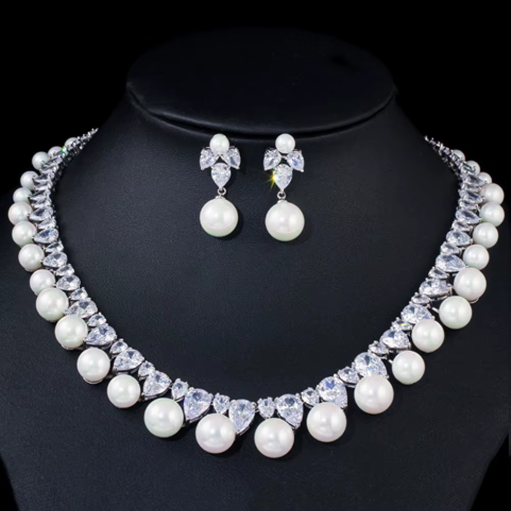 Trois pièces en zircone cubique, collier élégant et brillant, grande perle simulée, ensemble de bijo