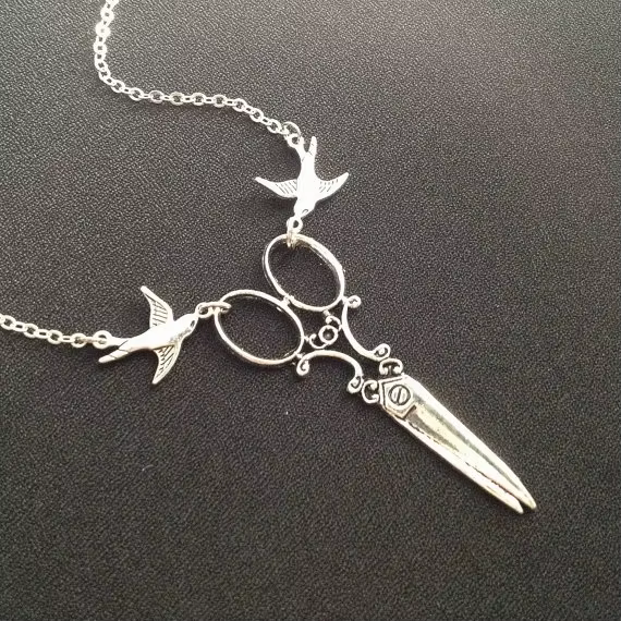 Collier avec pendentif en forme de ciseaux d'hirondelle pour femmes, accessoires gothiques Steampunk