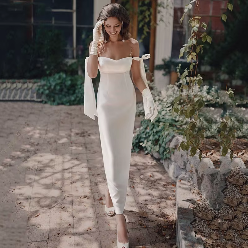 Robe de mariée fourreau courte vintage pas chère, robes de mariée de plage avec perles et bretelles,