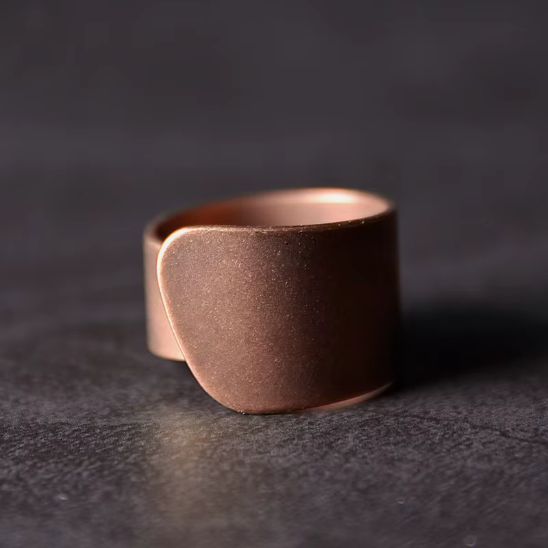 Bague en cuivre massif martelé fabriqué à la main, processus de conception spéciale, taille réglable