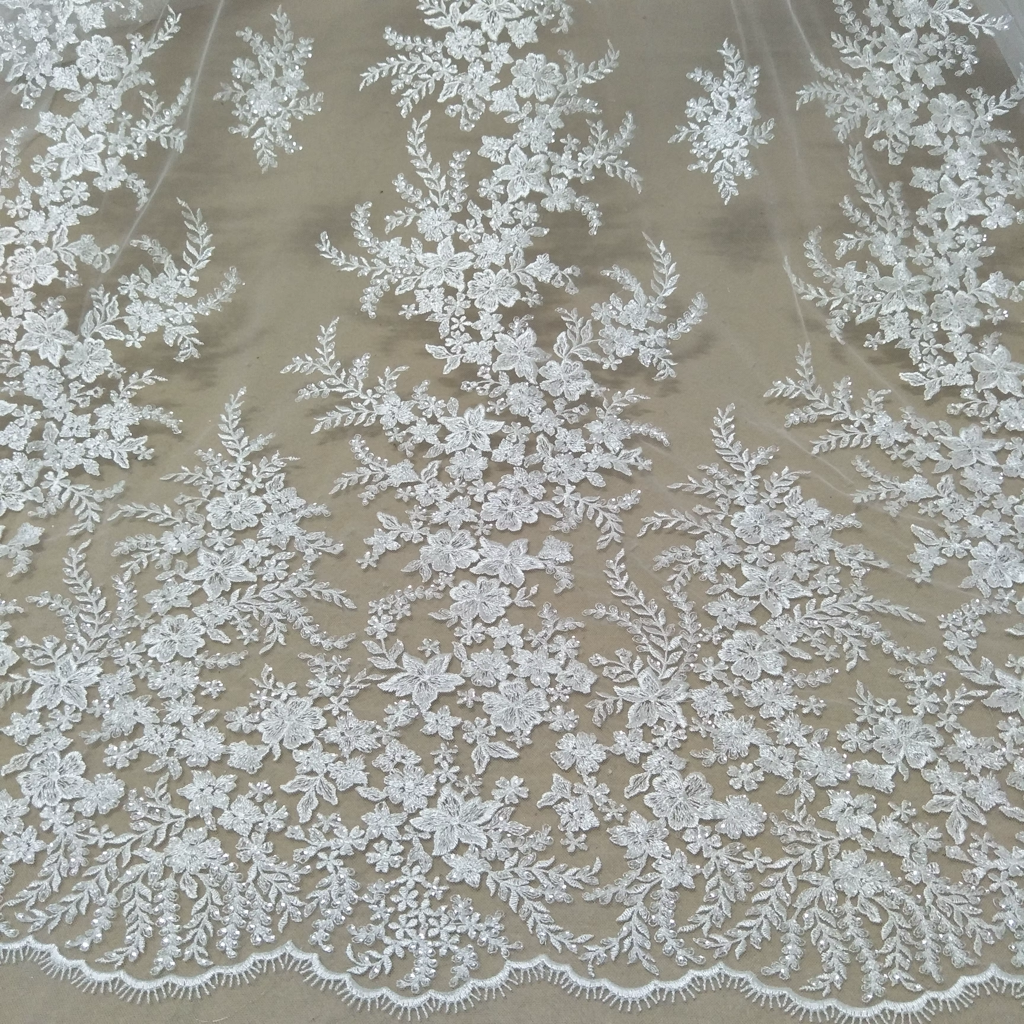 Robe de mariée en dentelle à la mode, tissu en dentelle de tulle, robe de mariée, vente par yard