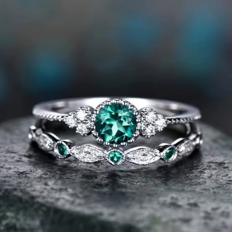 Bague classique plaquée argent, vert bleu, coupe ronde, pierre de naissance créée, délicate et mince
