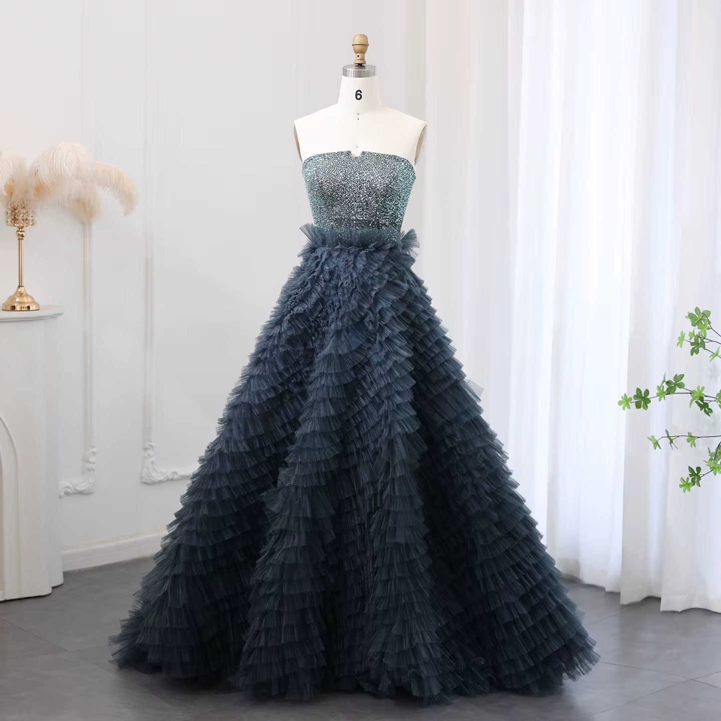 Robe de soirée formelle bleu marine Sharon Said pour femme, en tulle à volants, sans bretelles, orné
