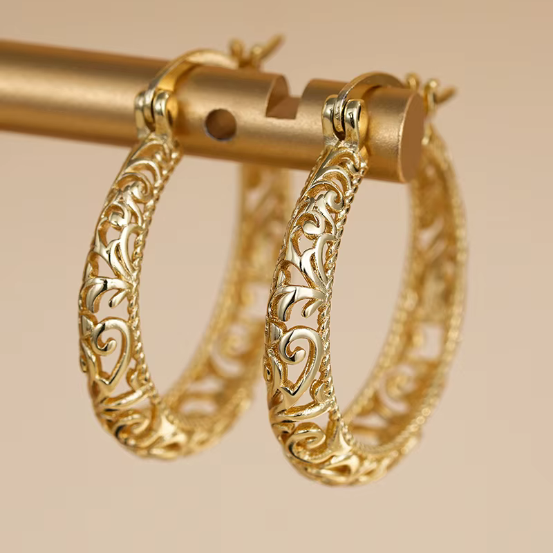 Huitan – boucles d'oreilles de luxe à motif creux, couleur or opulente, pour femmes, bijoux quotidie