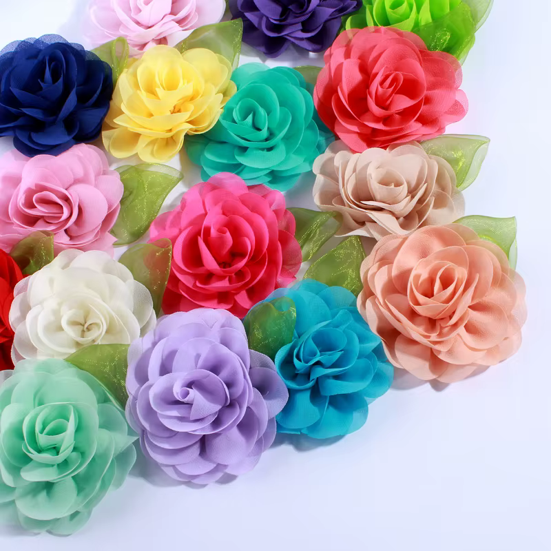 Lot de 10 fleurs artificielles en tissu mousseline de 8,5 cm avec feuilles vertes pour décoration de