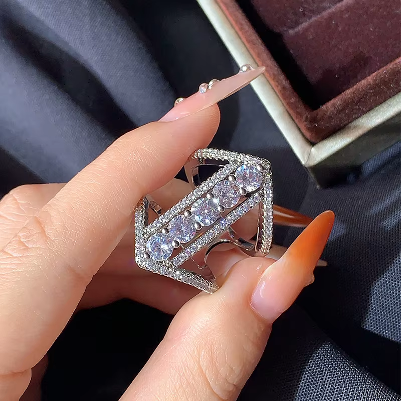 Magnifique bague de doigt pour femme, bijoux de fête de mariage, bijoux de luxe en zircone brillante