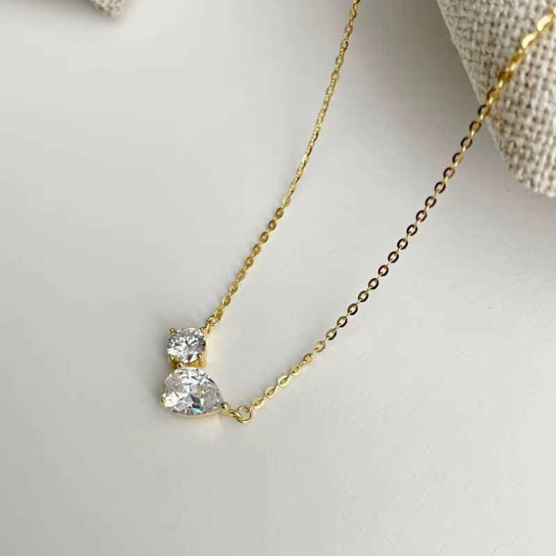 Collier avec pendentif goutte d'eau hypoallergénique en acier inoxydable pour femmes, collier de lux