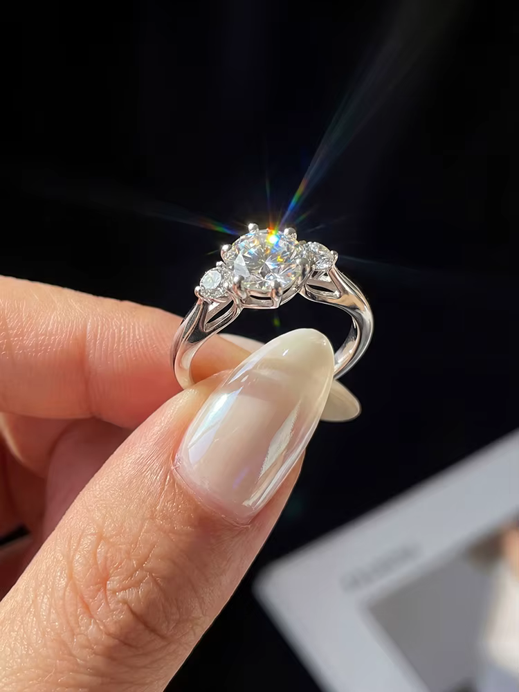 Belle bague ronde en argent Sterling 925 pour femmes, diamant Moissanite 1CT, pour fiançailles, mari