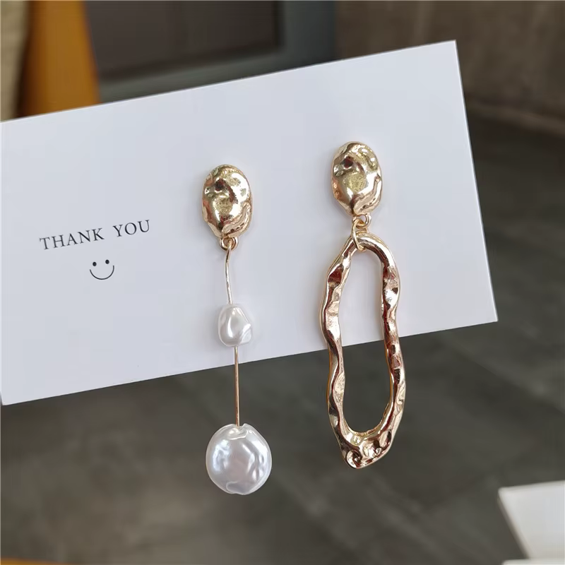 Boucles d'oreilles asymétriques élégantes, perles d'eau douce métalliques, longues et exagérées, bij
