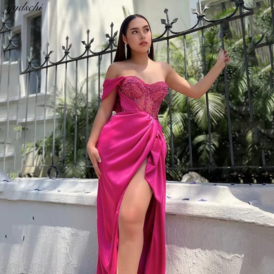 Robes de mariée sirène en satin rose bonbon sexy à épaule unique, fente haute, volants, dos ouvert, 