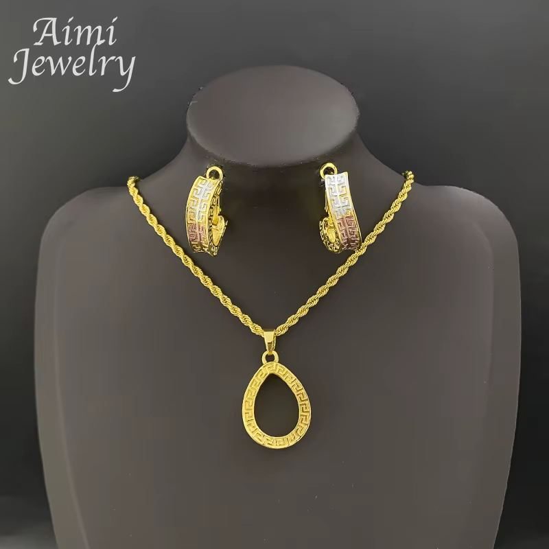 Ensemble de bijoux de luxe plaqués or pour femmes, pendentif avec chaîne, boucles d'oreilles pendant
