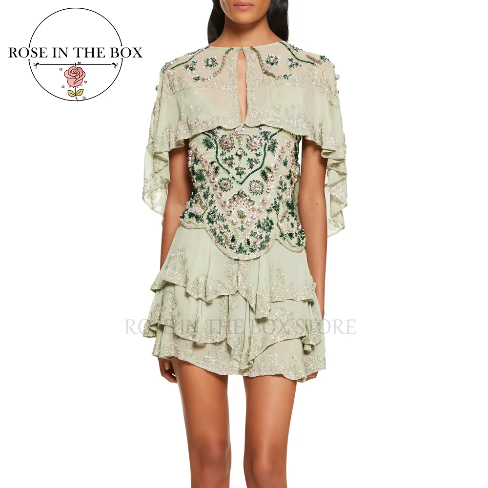 ROSEINTHEBOX Sage mousseline de soie à volants Mini robe Spaghetti 2 en 1 bretelles avec Capelet a-l