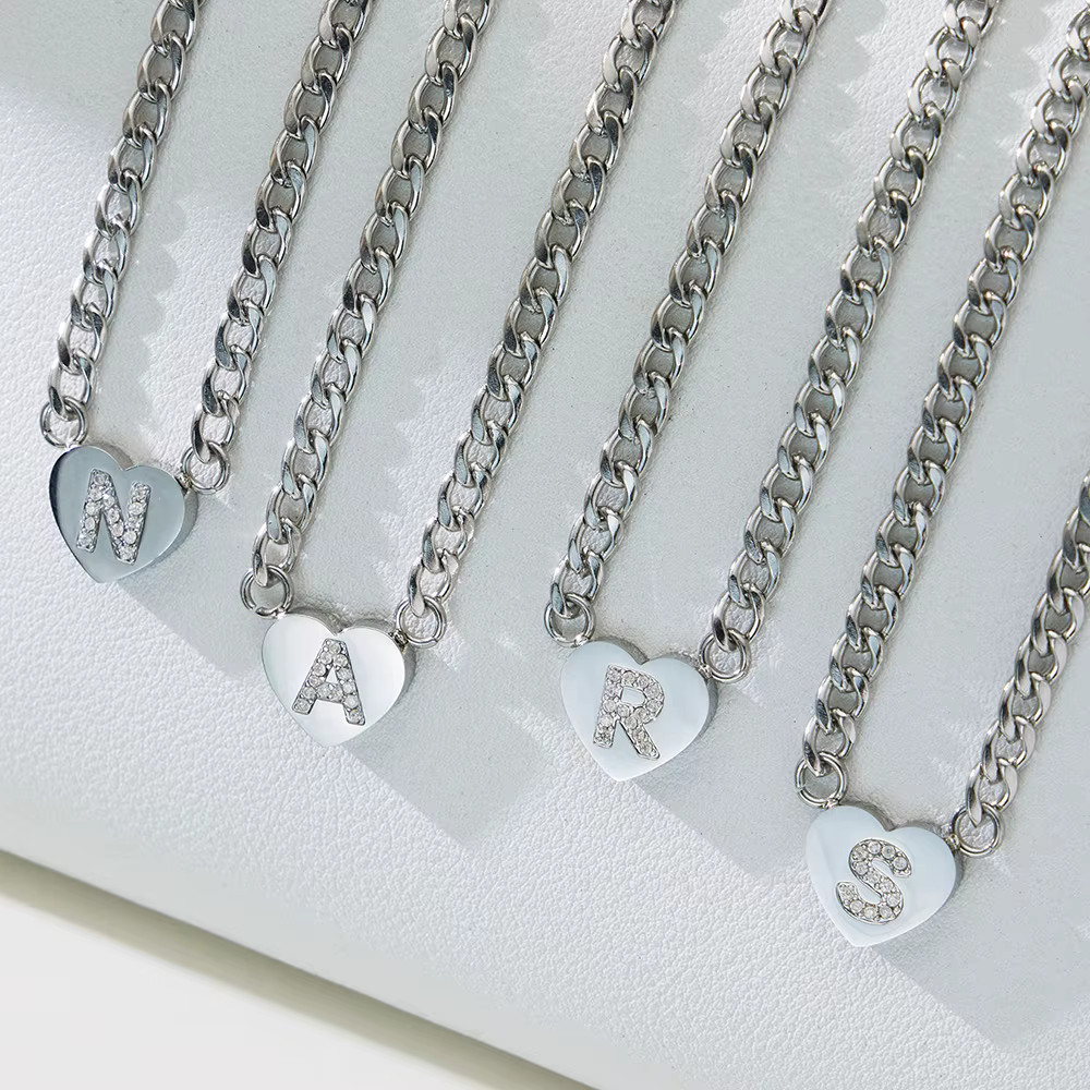 Liora coeur cubique zircone lettre pendentif collier Bracelet pour femmes en acier inoxydable chaîne