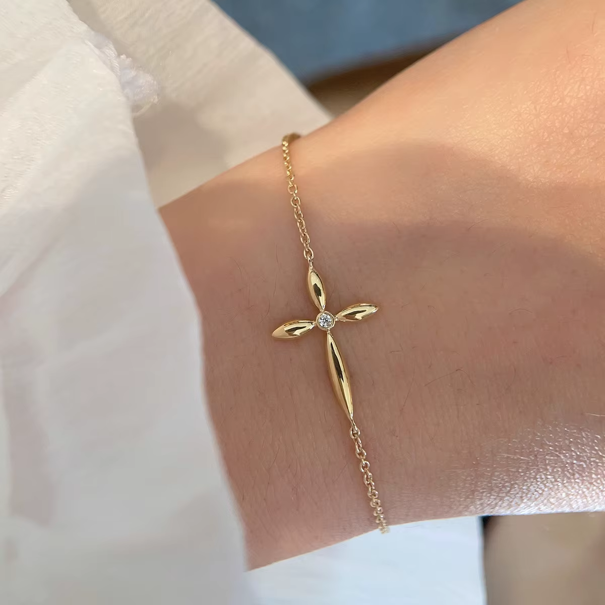 Bracelet croix en argent sterling 925 pour femme, bracelet chaîne croix minimaliste en zircon, bijou