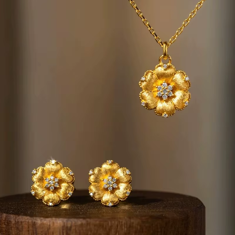 Luxueux brillant fleur collier boucle d'oreille romantique pétales de soie ensemble de bijoux brossé