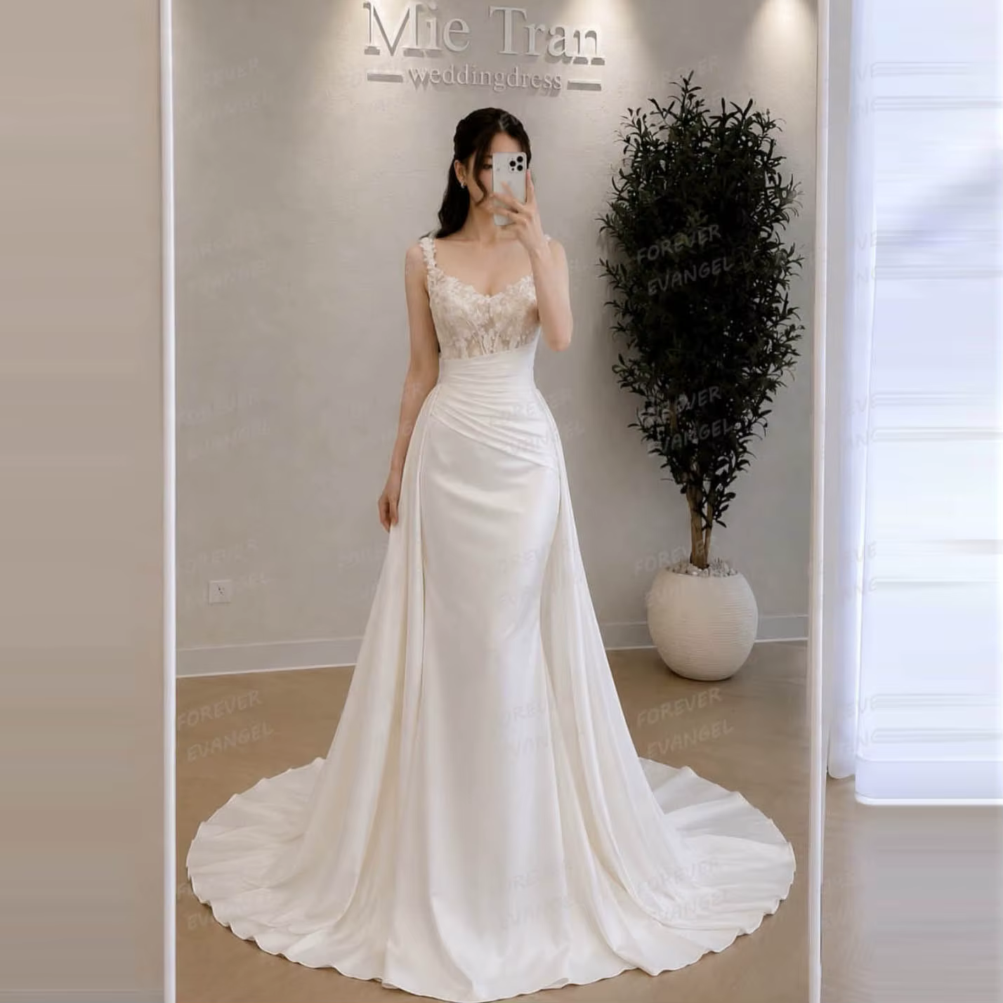Robes de mariée sirène de luxe pour femme, en dentelle, sans manches, en satin, personnalisées, avec