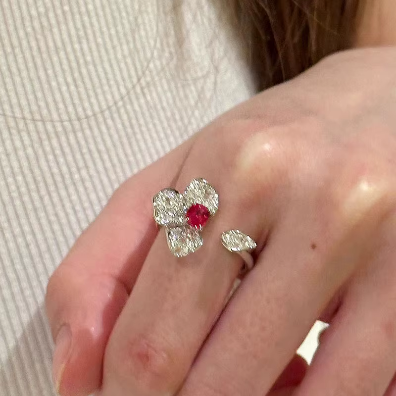 Bague de luxe légère en diamant scintillant, fleur rouge rose haut de gamme, style à la mode, magnif
