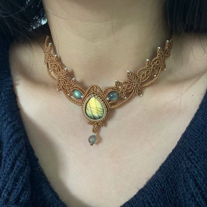 Collier ras du cou bohème tissé à la main en labradorite, bijoux en macramé faits à la main avec cri